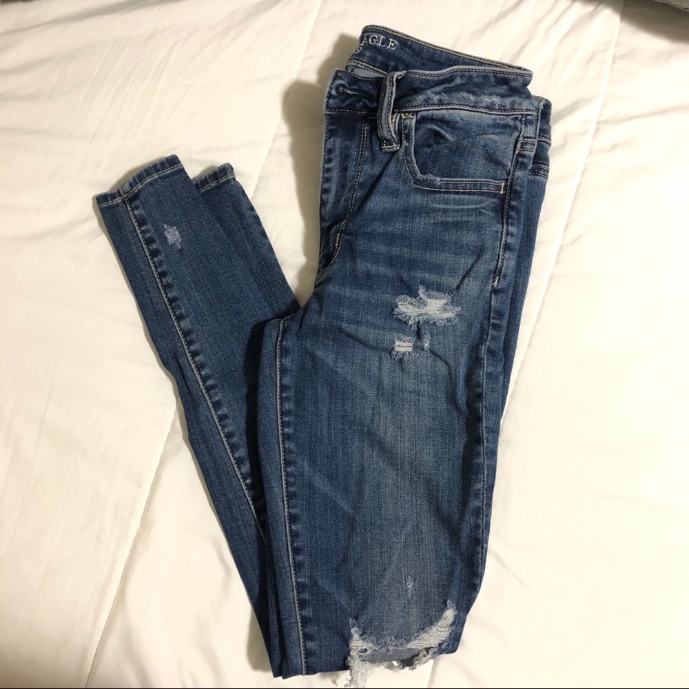 American Eagle distressed jegging